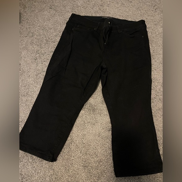 Bombshell skinny cropped by Torrid - Picture 1 of 3